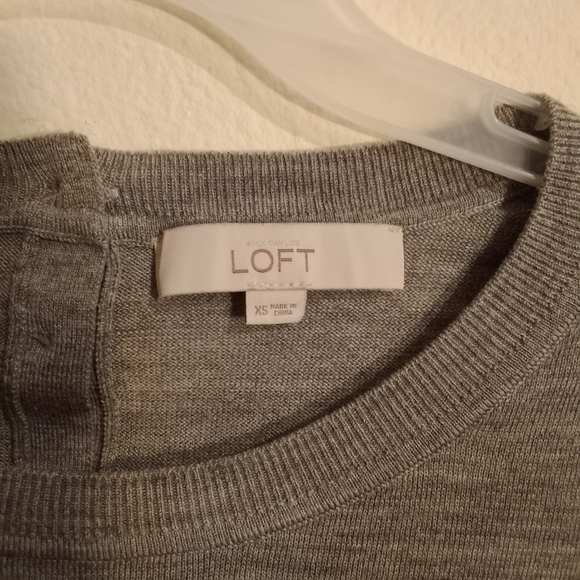 Loft gray button up back sweater size XS - Picture 5 of 9